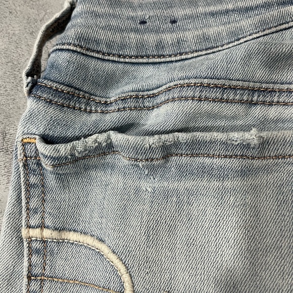 American Eagle light wash low-rise jeggings - Picture 7 of 8